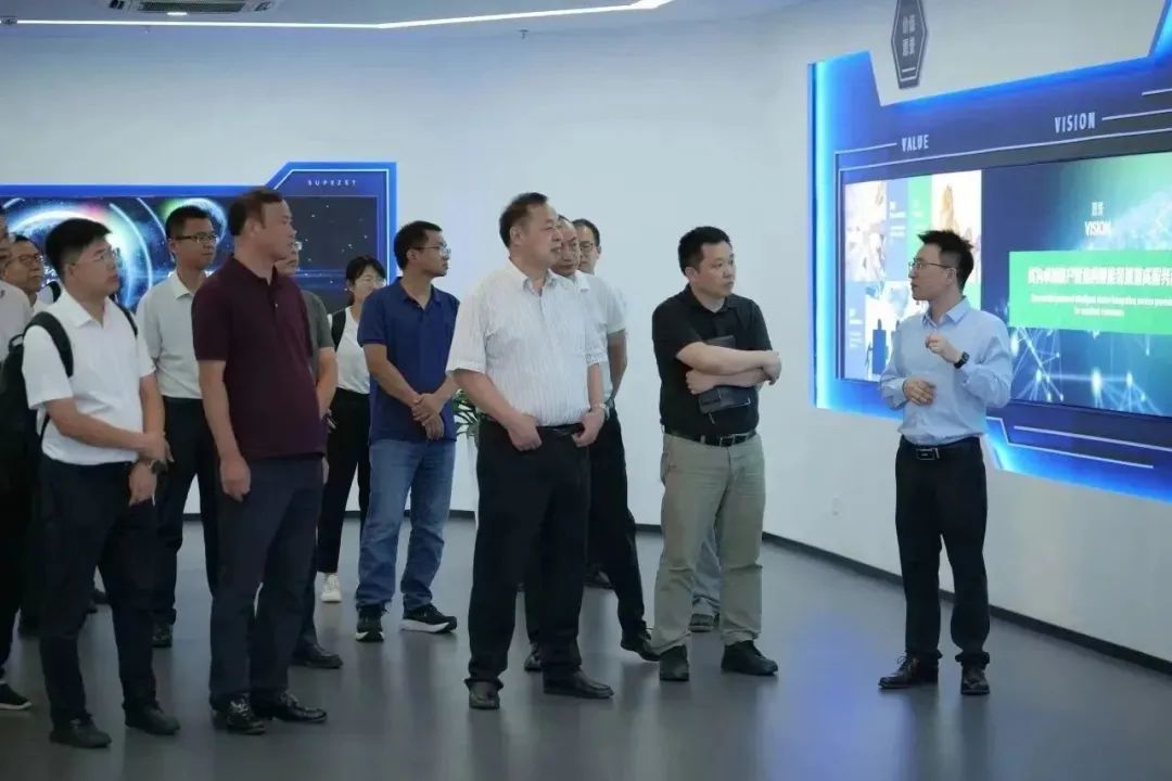 新能源 新动力 新未来|99499威尼斯股份“动力与能源工业集群”圆桌座谈会顺遂召开